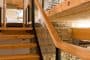 escalera-madera-Casa-Cliff
