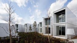 Hotel_Bayside_Marina-contenedores-carga-Yasutaka Hotel_Bayside_Marina-contenedores-carga-Yasutaka