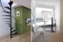 interior-casa-con-dormitorio-en-contenedor
