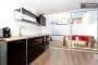 interior-casa-con-dormitorio-en-contenedor