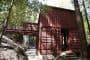 exterior-Six_Oaks-casa con contenedores apilados