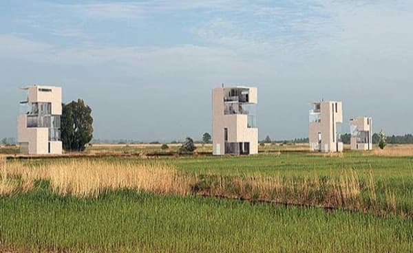 Tower-House-casas-prefabricadas-en una pradera holandesa Tower-House-casas-prefabricadas-en una pradera holandesa