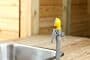 Steps_15-detalle-grifo-fregadero-cocina-portatil