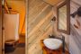 Autonomous Tent-Cocoon-baño